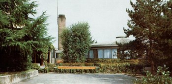 Historical photo of the entrance to the Montecuccolino Laboratory